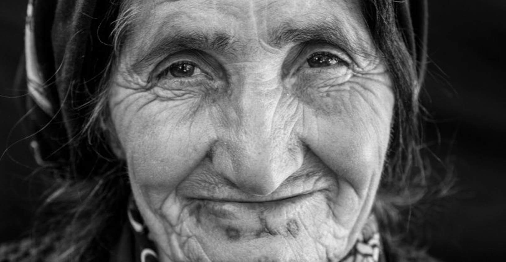 Дом бабушки во сне умерший. Египетская бабушка. Старуха Египет. Египетские бабушки фото. Египетские бабушки 2 на фото.